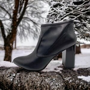 Franco Sarto Kortney Block Heels Black Leather Back Zip Booties NIB